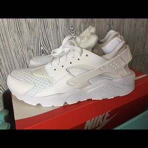 Men’s Nike Air Huarache Size 11 - White